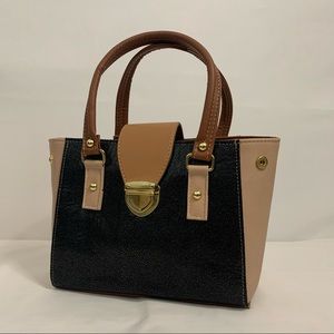 Women’s handbag purse